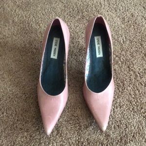 Steve Madden pretty pink leather pump!